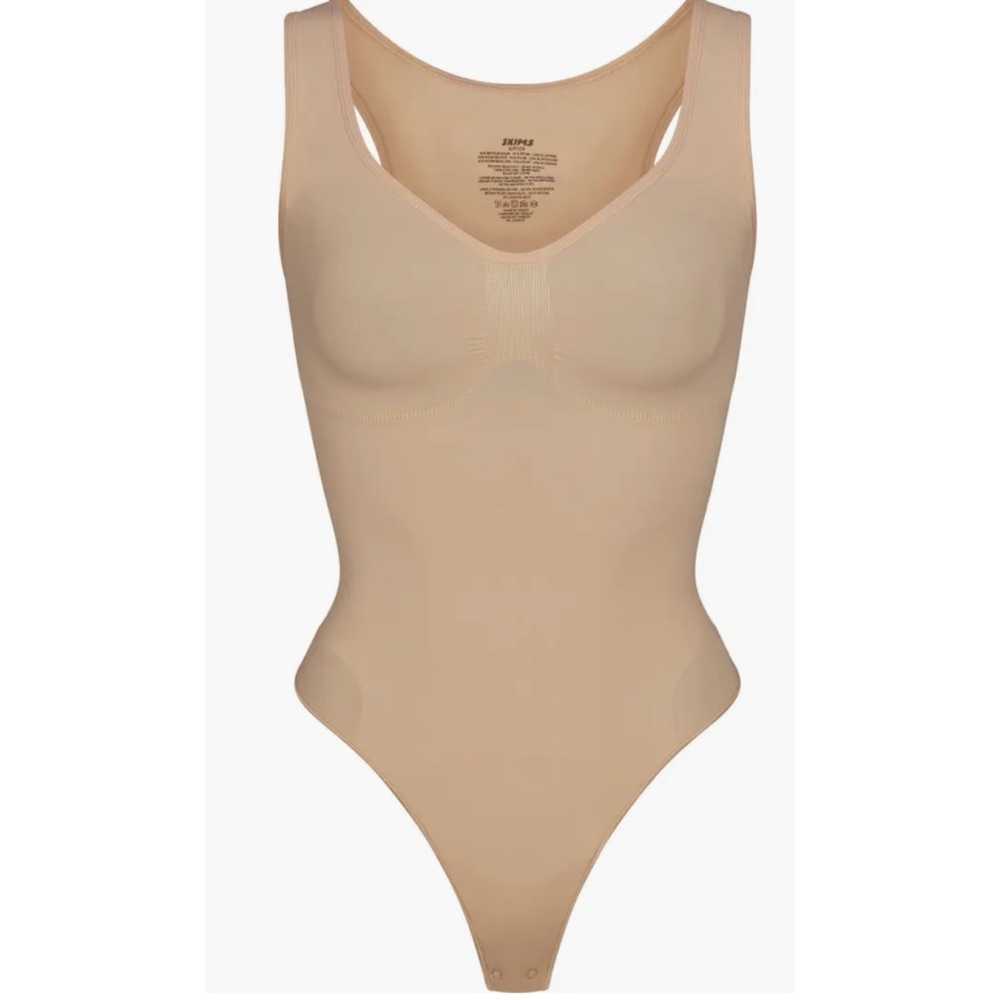 SKIMS Seamless Sculpt Scoop Neck Thong Bodysuit 💖NWT IN STORES💖 - Picture 4 of 4